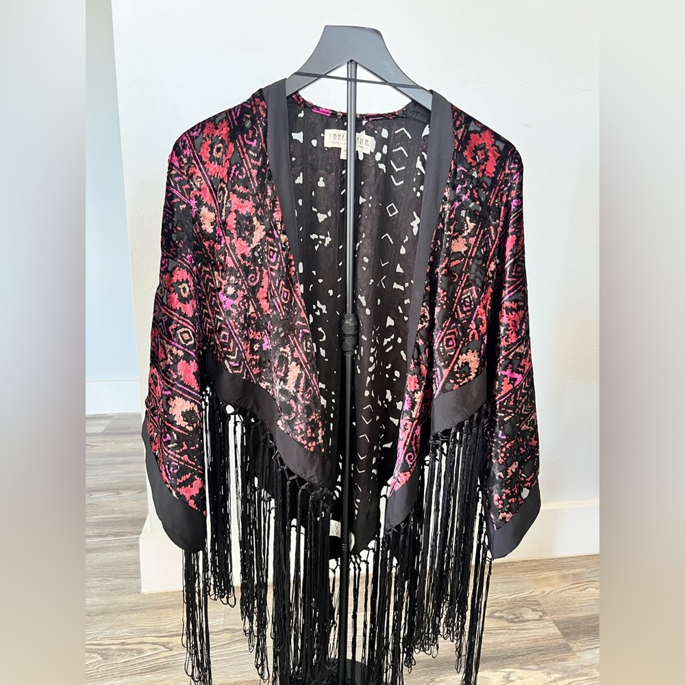 Idyllwind Black and Pink Patterned Fringe Kimono